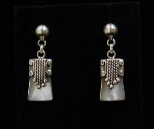 Victor-Yurivilca-VY35-Earrings-mother-of-pearl-sterling
