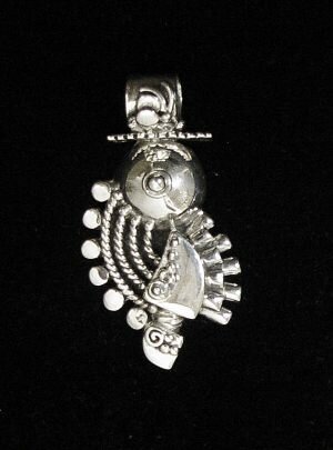 Victor-Yurivilca-VY46-Pendant-sterling-silver