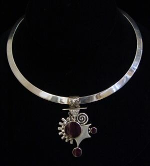 Victor-Yurivilca-VY8-Pendant-and-neckcoil-purple-spiney-oyster-sterling