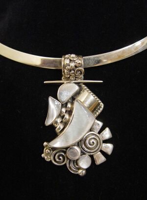 Victor-Yurivilca-mother-of-pearl-pendant