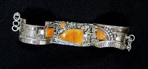 Victor-Yurivilca-orange-spiney-oyster-bracelet